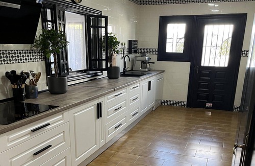 Roquetas de Mar Villa | Pleasant Studio House in front of the beach