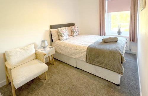 Trehafod House | PLEASANT View Impressive Home In Stunning Rhondda Valley By Staystaycations