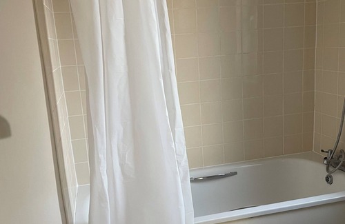 Ferndale Apartment | Please do not book. VRBO are refusing to delete the ad.