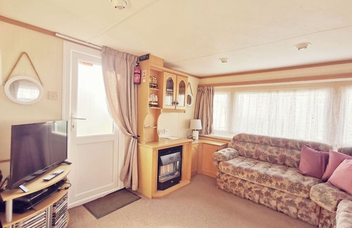 Ingoldmells Ski Chalet | Plum 3 Coral Beach Ingoldmells 2 bed 6 berth