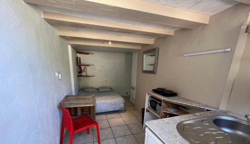 7th Arrondissement Apartment | Plus belle la vie ici