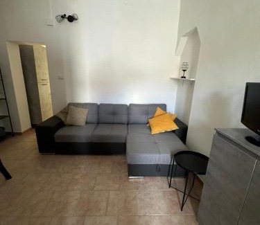 Olmedo Apartment | PM 6 Via Cesare Battisti Guest House