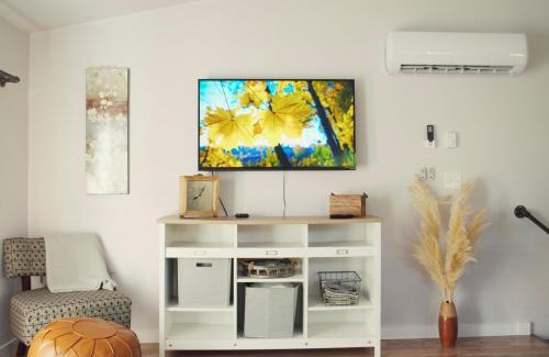 Philomath Apartment | PNW Scenic Loft with Kitchenette