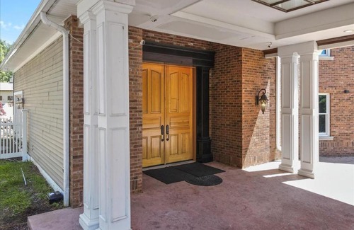 Blakeslee House | Poconos Blakeslee Luxury Castle in the Greens