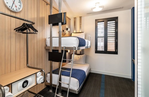 Midtown East Hotel | Pod 39