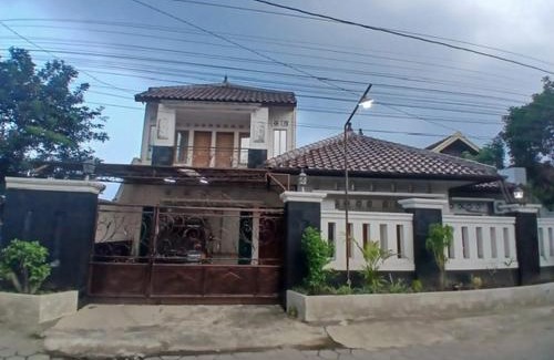 Depok House | Podhomoro homestay