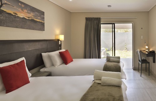 Pofadder Hotel | Pofadder Inn by Country Hotels