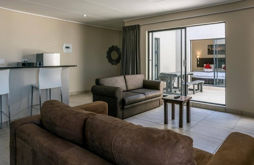 Pofadder Hotel | Pofadder Inn by Country Hotels