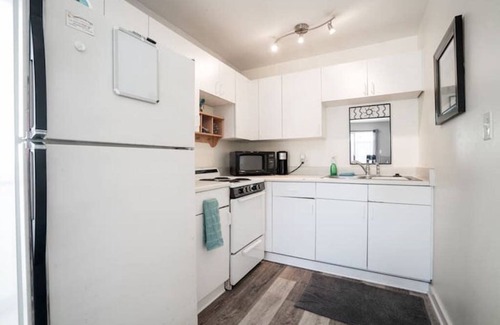 Roseville - Fleet Ridge Apartment | Point Loma Studio w/kitchen, private entrance, and private yard