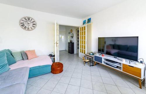 8th Arrondissement Apartment | Pointe Rouge à 2mn de la plage - avec petite vue mer