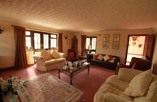 Little Stukeley Bed & Breakfast | Pointers Guest House