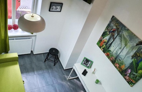 Katowice House | Pokój prywatny ze smartTV, NETFLIXem i antresolą