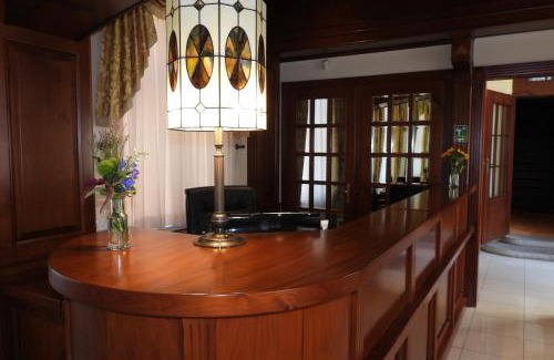 Balice Bed & Breakfast | Pokoje Gościnne Pałac w Balicach Instytut Zootechniki PIB