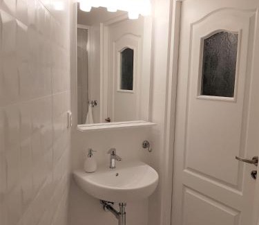 Lodz Bed & Breakfast | Pokoje Hotelowe Dux