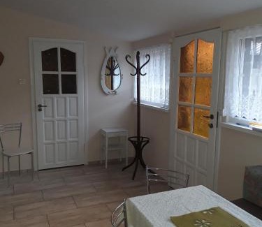 Miłomłyn Apartment | Pokoje w lesie