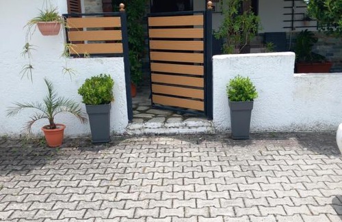 Koropi House | Poly's Sea Side House