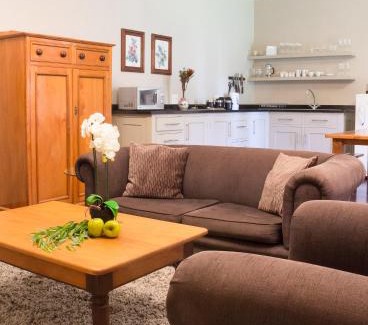 Clarens Apartment | Pond End Villa