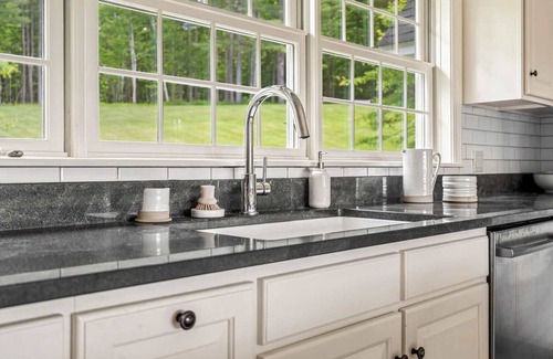 West Hartford House | Pond, Pool, Mountain Views | Au Bout du Chemin