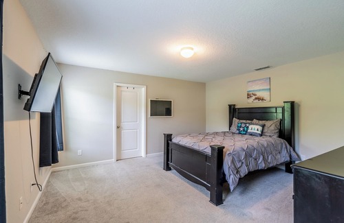 Northside House | Pondside Paradise Retreat