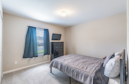 Northside House | Pondside Paradise Retreat