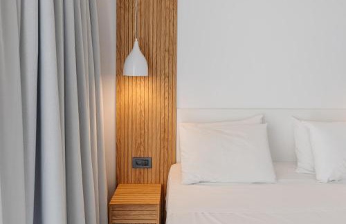 Perama Hotel | Pontikonisi Hotel & Suites-Adults Only