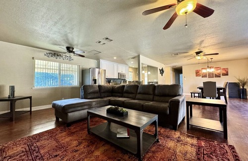 Diamond Springs House | Pool-2 King Beds-Hot Tub-Fire Place-Garage Parking