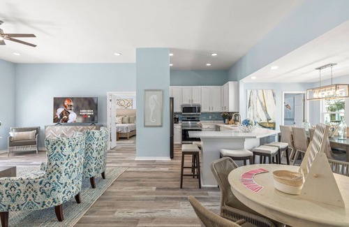 Clipper Cove Cottage | Pool, 4 min walk to Crystal Beach, Luxe home!