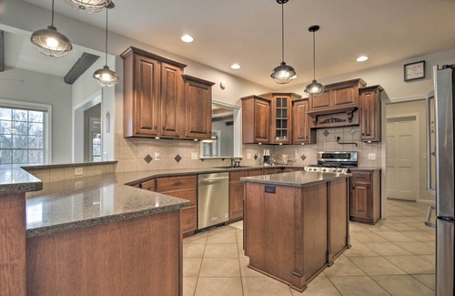 Hershey House | Pool & Furnished Patio: Group Getaway in Hershey