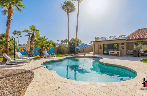 Buenavante Villa | Pool, Games, Billiards Room, Office, Gym & Casita!