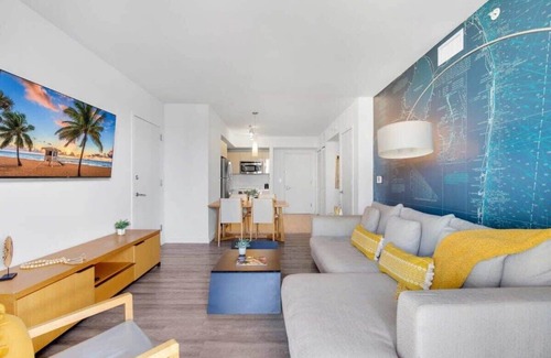 Hallandale Beach Apartment | Pool + Gym Apartment w/Private Balcony