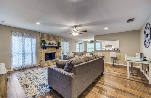 Heritage House | Pool Home: Thanksgiving Discounts - Book Now!