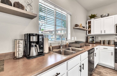 Gilbert House | *POOL*HOT TUB*GRILL*KING/QUEEN BEDS*