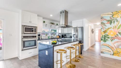 Deerfield Beach House | Pool Hot Tub Putting Green near Deerfield Beach Oasis on Fourth by AvantStay