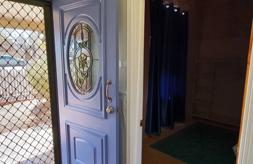 Broken Hill House | Pool House accommodation