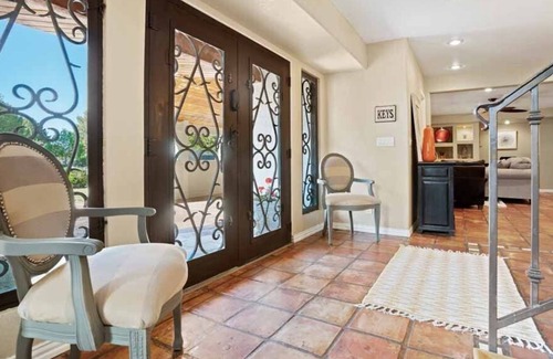 El Paso Villa | POOL/JACUZZI! Pet & Child-friendly!