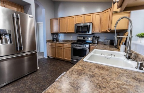 Vail House | Pool| Outdoor fire table |Pet Friendly| Amazing sunsets !| Vail AZ