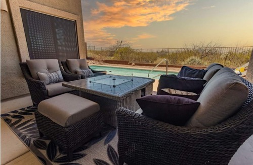 Vail House | Pool| Outdoor fire table |Pet Friendly| Amazing sunsets !| Vail AZ
