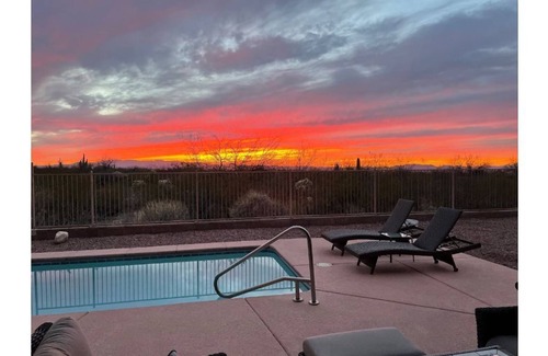 Vail House | Pool| Outdoor fire table |Pet Friendly| Amazing sunsets !| Vail AZ