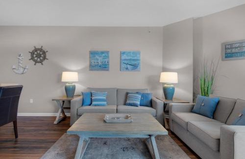 Fort Walton Beach - Destin Apartment | Pool Paradise with 75" TV in The Palms of Destin
