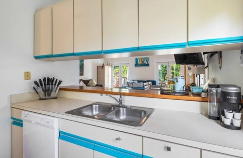 Old Town Apartment | Pool, Parking, & Pet Friendly - Sunnyside Up