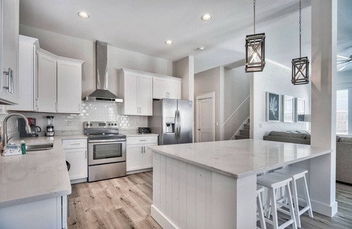 Crystal Shores House | Pool, Spa, Games, LSV, Pet-Friendly - Kings Court