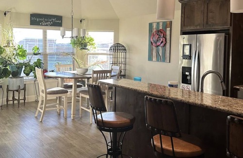 Whitesboro House | Pool/Spa Home In Horse Country