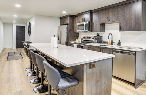 North Ogden Apartment | Pool Table & Putting Green! Scenic Ogden Escape