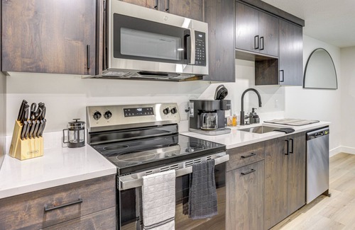 North Ogden Apartment | Pool Table & Putting Green! Scenic Ogden Escape