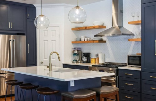 Hancock Apartment | Pool & Vibes, Relaxing and Fun!