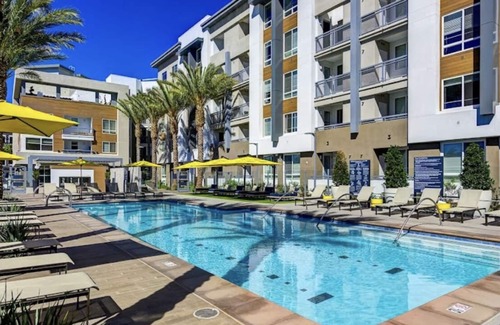 Irvine Business Complex Apartment | Pool view upscale 2bedroom apartment with new furniture and appliances
