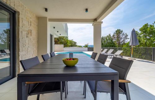 Risika Villa | Pool Villa Greta Krk - Happy Rentals