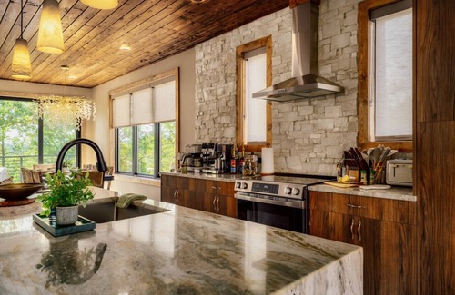 Sevierville Cabin | Pool w/a grotto! Hot tub, Game Room, Rooftop Deck - Appalachian Falls