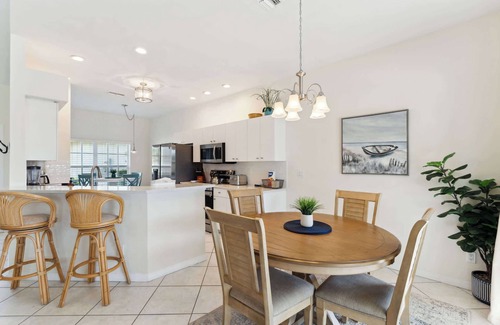 Falcons Glen House | Poolside Bliss and a Family-Friendly Oasis