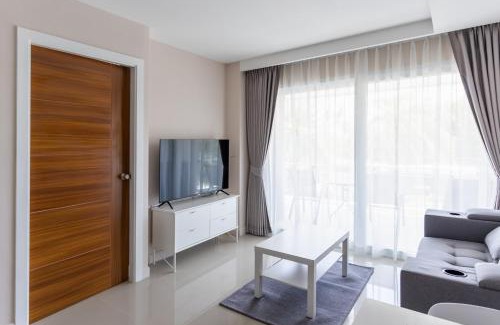 Rawai Apartment | Poolside Rawai Condo Sea View by IBG Property 202